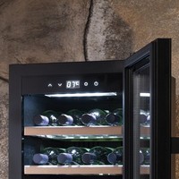 photo WineExclusive 24 Smart - Cave à vin pouvant accueillir jusqu'à 24 bouteilles, 2 zones de températu 2
